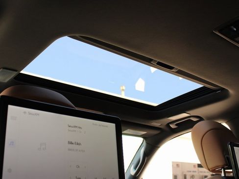 Used 2026 Lexus LX 700h Luxury image 21