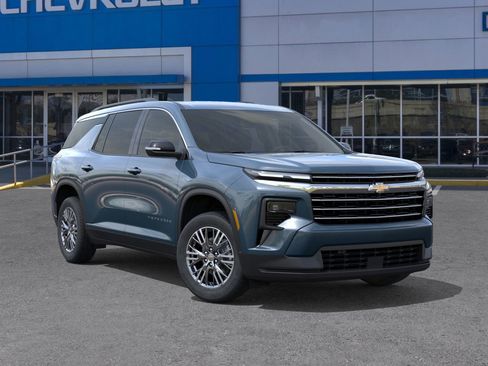 New 2026 Chevrolet Traverse LT w/ Driver Confidence Package image 7