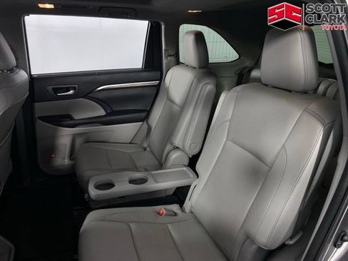Used 2016 Toyota Highlander Limited Platinum AWD/4WD image 15