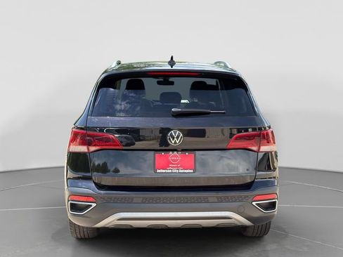 Used 2023 Volkswagen Taos SE FWD image 5