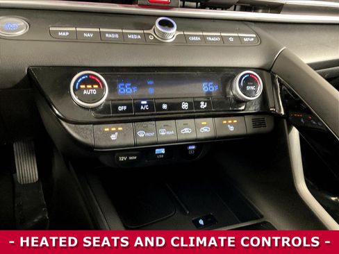 Used 2024 Hyundai Elantra Limited FWD image 15