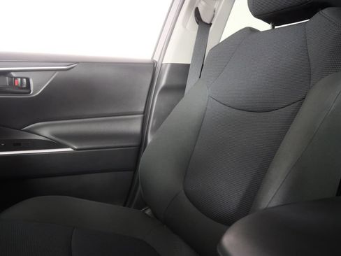 Used 2020 Toyota RAV4 LE w/ All Weather Liner Package AWD/4WD image 18