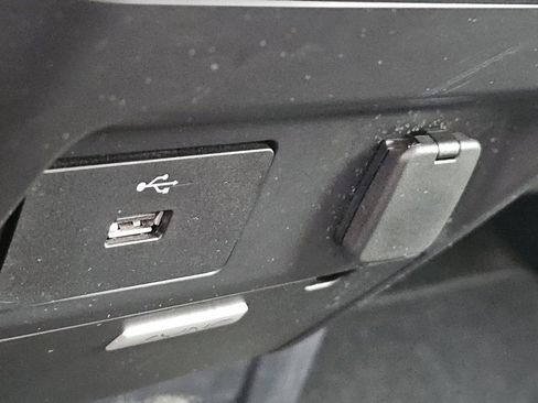 Certified 2017 Ford F250 XLT w/ XLT Value Package image 26