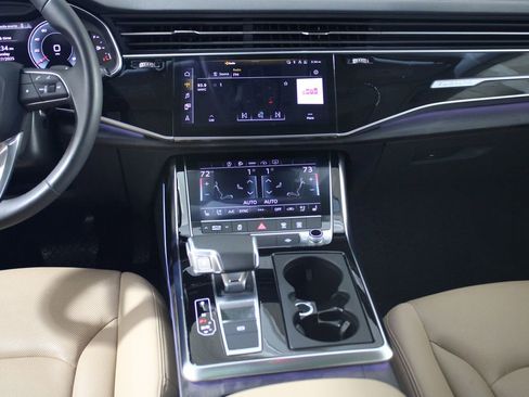 Used 2023 Audi Q8 Premium Plus image 19