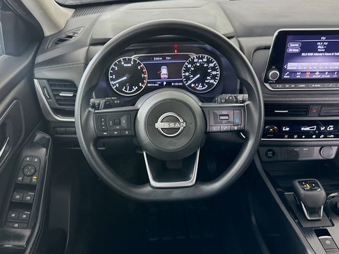 Used 2024 Nissan Rogue SV AWD/4WD image 18