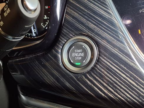 Certified 2025 Cadillac XT6 Premium Luxury image 11