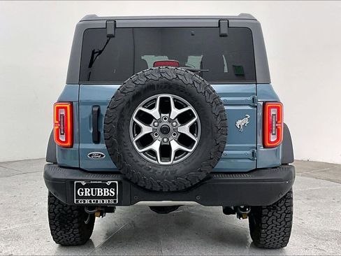 Used 2023 Ford Bronco Badlands image 6