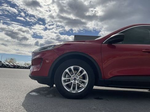 Certified 2022 Ford Escape SE w/ Cold Weather Package AWD/4WD image 11