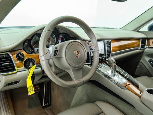 Used 2011 Porsche Panamera S image 12
