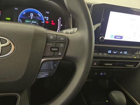 Used 2025 Toyota Camry LE FWD image 16
