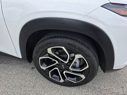 Used 2024 Chevrolet Trax RS w/ Sunroof Package FWD image 10