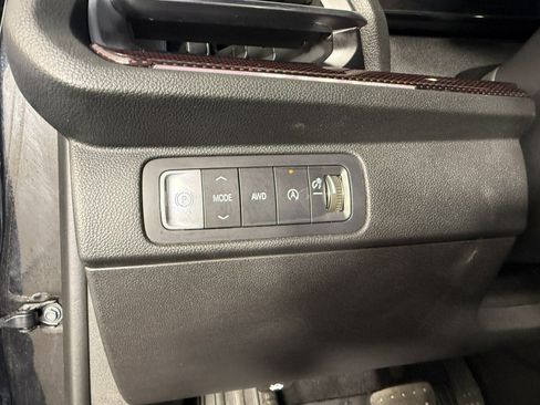 Used 2025 Chevrolet Traverse RS AWD/4WD image 24