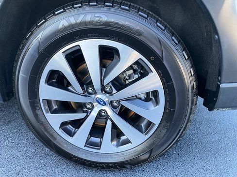 Used 2025 Subaru Outback Premium AWD/4WD image 26