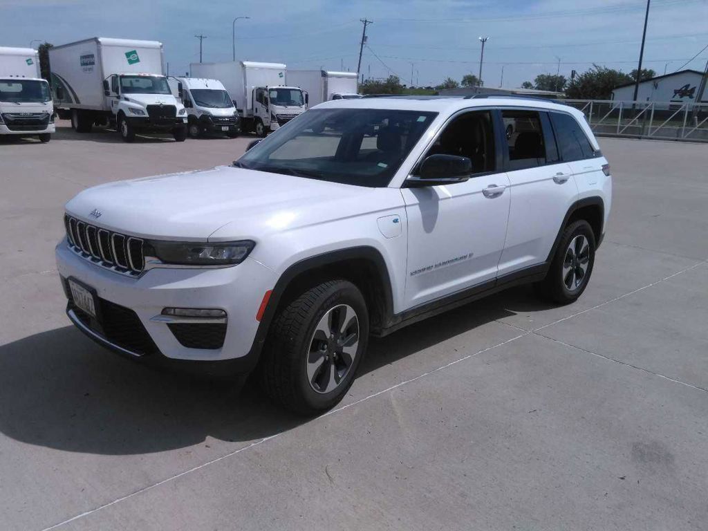 Used 2024 Jeep Grand Cherokee Limited 4xe AWD/4WD image 5