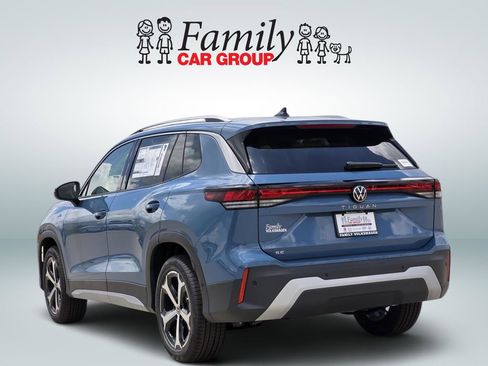 New 2026 Volkswagen Tiguan SE FWD image 3