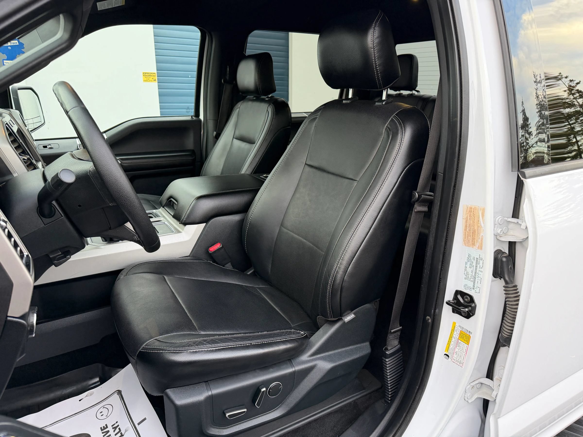 Used 2015 Ford F150 Lariat w/ Equipment Group 501A Mid AWD/4WD image 8