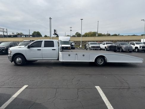 Used 2024 RAM 3500 Tradesman w/ Chrome Appearance Group image 5