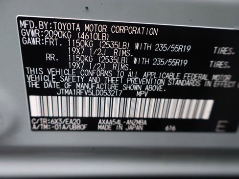 Used 2020 Toyota RAV4 XLE Premium image 40