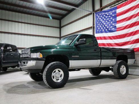 Used 2002 Dodge Ram 2500 Truck SLT image 4