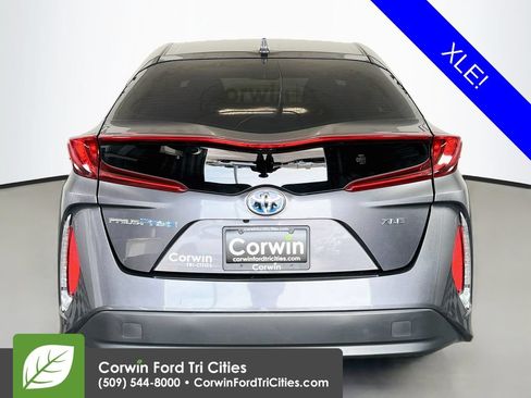 Used 2021 Toyota Prius Prime XLE FWD image 13