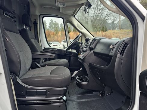 Used 2021 RAM ProMaster 2500 w/ Convenience Group image 21