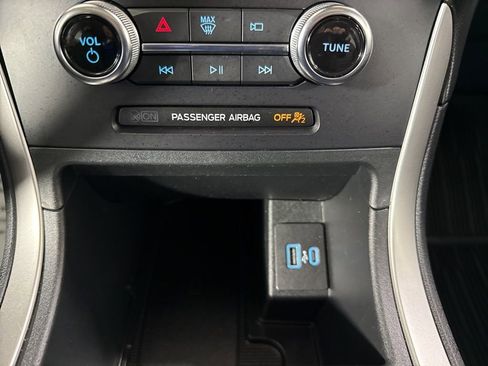 Used 2024 Ford Edge SEL w/ Convenience Package image 28