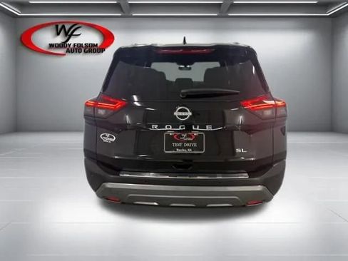 Used 2023 Nissan Rogue SL w/ SL Premium Package image 7