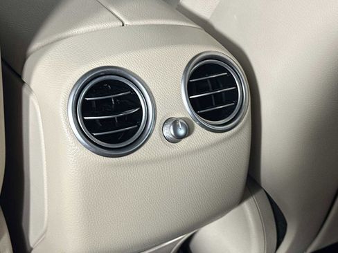 Used 2022 Mercedes-Benz GLC 300 image 29