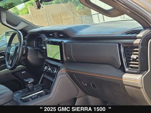 Used 2025 GMC Sierra 1500 AT4 w/ AT4 Premium Package AWD/4WD image 31
