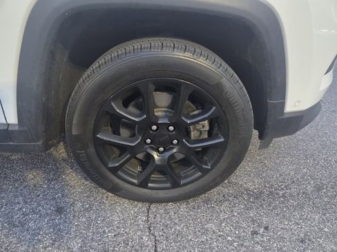 Used 2024 Jeep Compass Latitude w/ Sun and Sound Group image 34