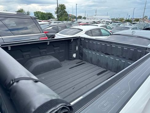 Used 2022 GMC Sierra 1500 Denali w/ Denali Reserve Package AWD/4WD image 8