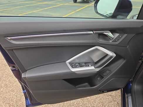 Used 2023 Audi Q3 2.0T Premium Plus w/ Premium Plus Package image 6