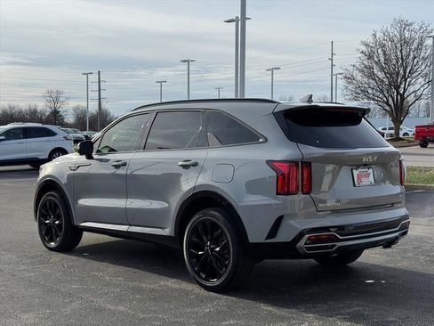 Used 2023 Kia Sorento SX image 8
