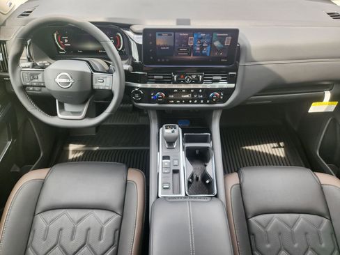 New 2026 Nissan Pathfinder Platinum FWD image 23