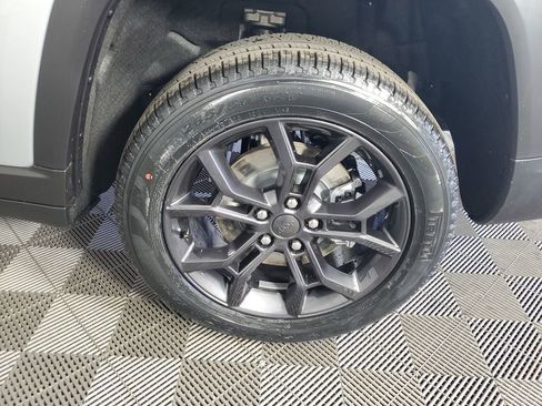 New 2025 Jeep Grand Cherokee L Limited image 31