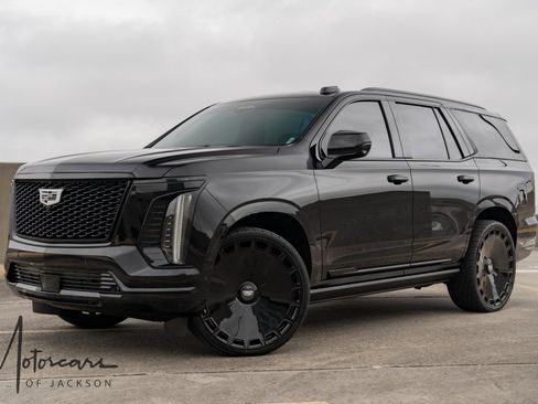 Used 2025 Cadillac Escalade Sport Platinum w/ LPO, Floor Liner Package image 2