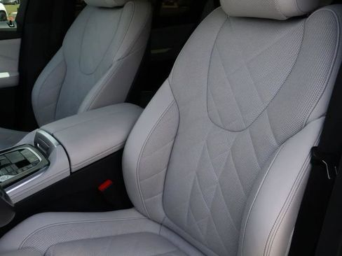 Used 2024 BMW X5 sDrive40i w/ M Sport Package image 15