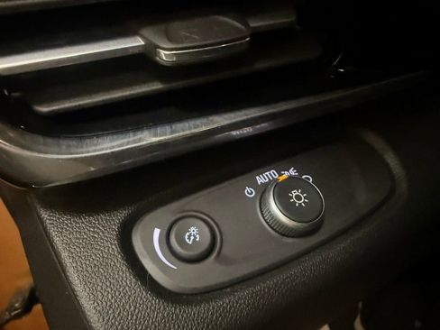 Used 2024 Buick Envista Sport Touring w/ Convenience II Package FWD image 38