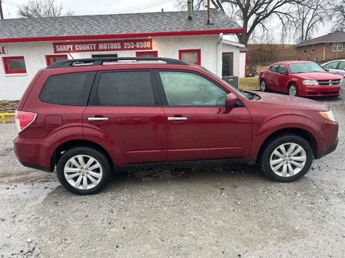 Used 2011 Subaru Forester 2.5X Premium image 2