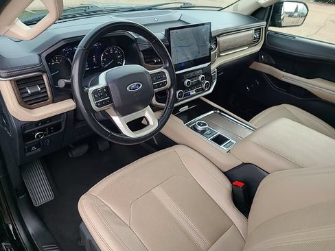 Used 2023 Ford Expedition Limited RWD image 15