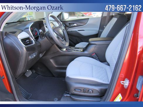 Used 2020 Chevrolet Equinox LS w/ LS Convenience Package FWD image 23