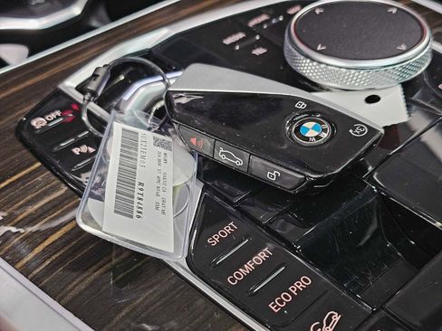 Used 2024 BMW X7 xDrive40i image 31