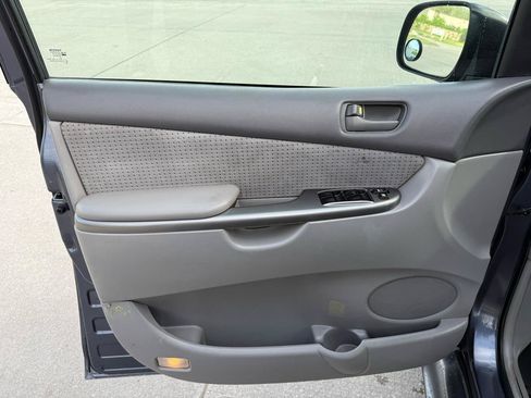 Used 2007 Toyota Sienna CE FWD image 11