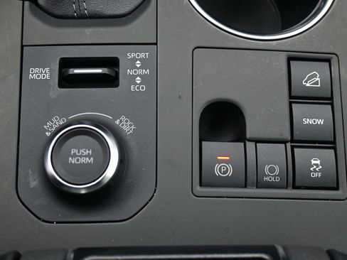 Certified 2023 Toyota Highlander XSE image 26