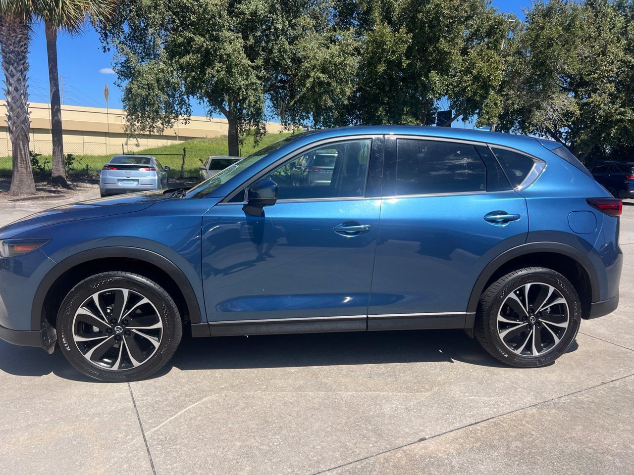 Used 2023 MAZDA CX-5 AWD 2.5 S w/ Premium Plus Pkg image 2