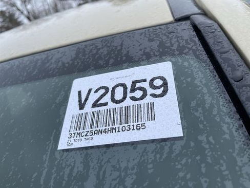 Used 2017 Toyota Tacoma TRD Off-Road w/ Tow Package (A/T) image 3