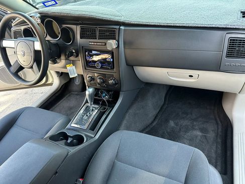 Used 2005 Dodge Magnum SE w/ Convenience Group I RWD image 15