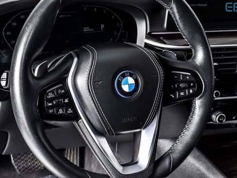 Used 2023 BMW 530e xDrive image 18