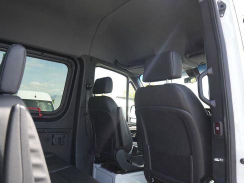 Used 2025 Mercedes-Benz Sprinter 2500 image 10