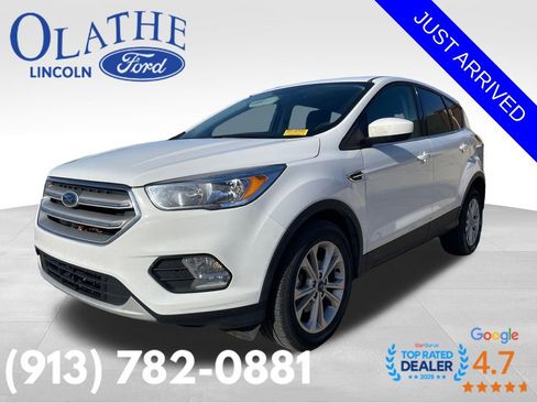 Used 2019 Ford Escape SE image 1